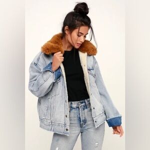 LEVI’S SHERPA TRUCKER DENIM JACKET